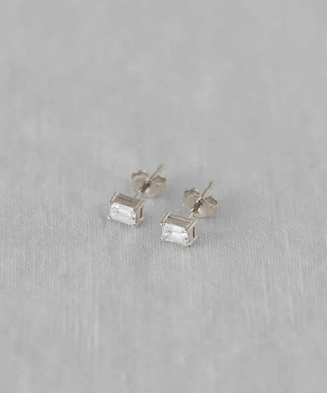 Unmissable Jewelry Discounts – Elevate Your Look For Less Ivy Emerald Cut Studs
