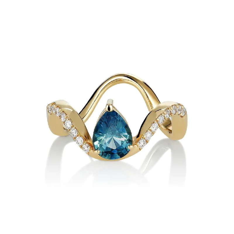 Mutu Kola 18K Gold Ring w. Diamonds & Sapphires