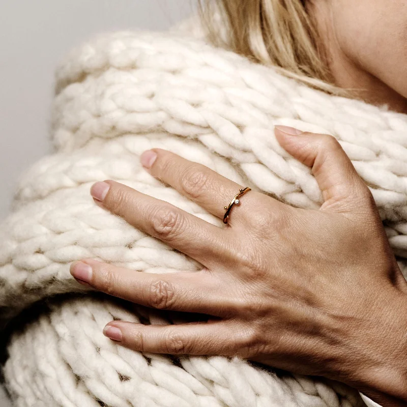 Discounted Luxury Jewelry – Shine Without The Splurge Seafire 18K & 22K Gold Ring w. Diamond