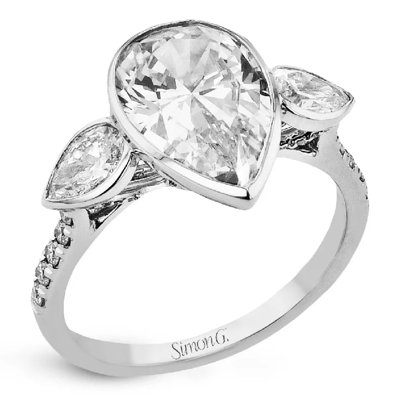 Don't Miss Our Biggest Jewelry Sale Of The Season Pear-cut Three-stone Engagement Ring in 18k Gold with Diamonds
