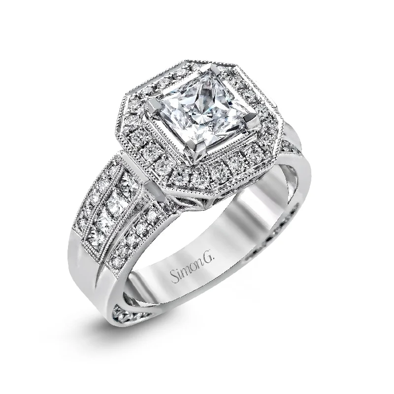 Save On Luxury Jewelry Pieces – Limited-Time Offers Princess-cut Halo Engagement Ring in 18k Gold with Diamonds