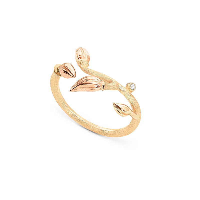 Dainty Floral Jewelry For Feminine Elegance Blooming 18K Gold Polished Ring w. Diamond