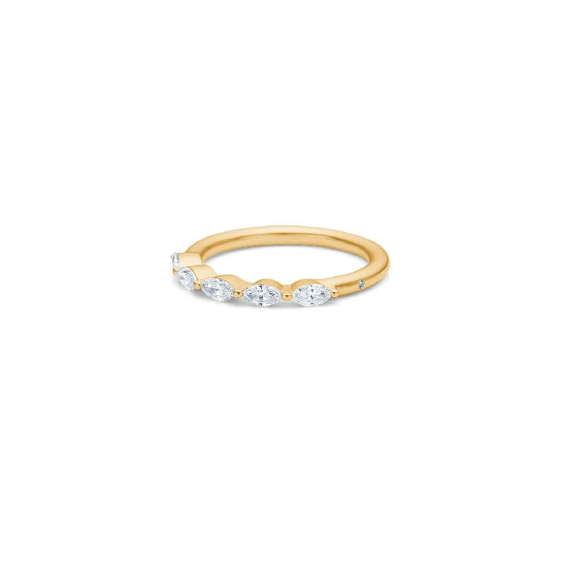 Her Love 18K Gold Ring w. Diamonds