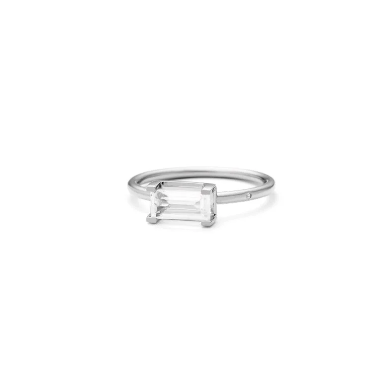 Exclusive Jewelry Sale – Sparkle For Less Nord White 18K Whitegold Ring w. Topaz & Diamond Exclusive Jewelry Sale – Sparkle For Less Nord White 18K Whitegold Ring w. Topaz & Diamond
