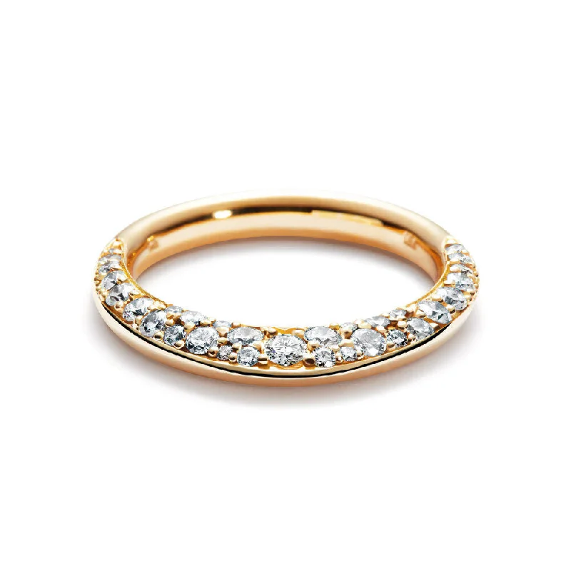 Single Pave 18K Gold Ring w. Diamonds