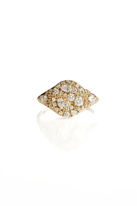 Seasonal Jewelry Sale – Upgrade Your Style Today Sugar Signet 18K Gold Ring w. Diamonds Seasonal Jewelry Sale – Upgrade Your Style Today Sugar Signet 18K Gold Ring w. Diamonds