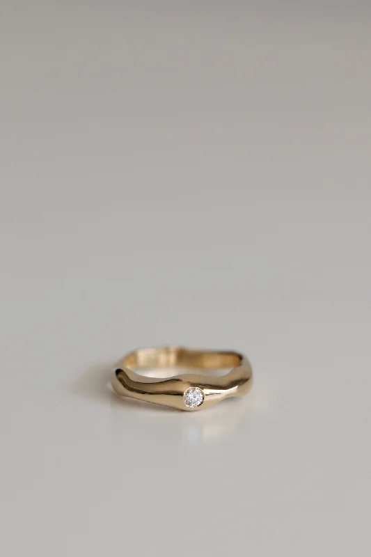 Luxury Jewelry At Budget-Friendly Prices – Grab Yours Now Sara White 18K Gold Ring w. Diamond