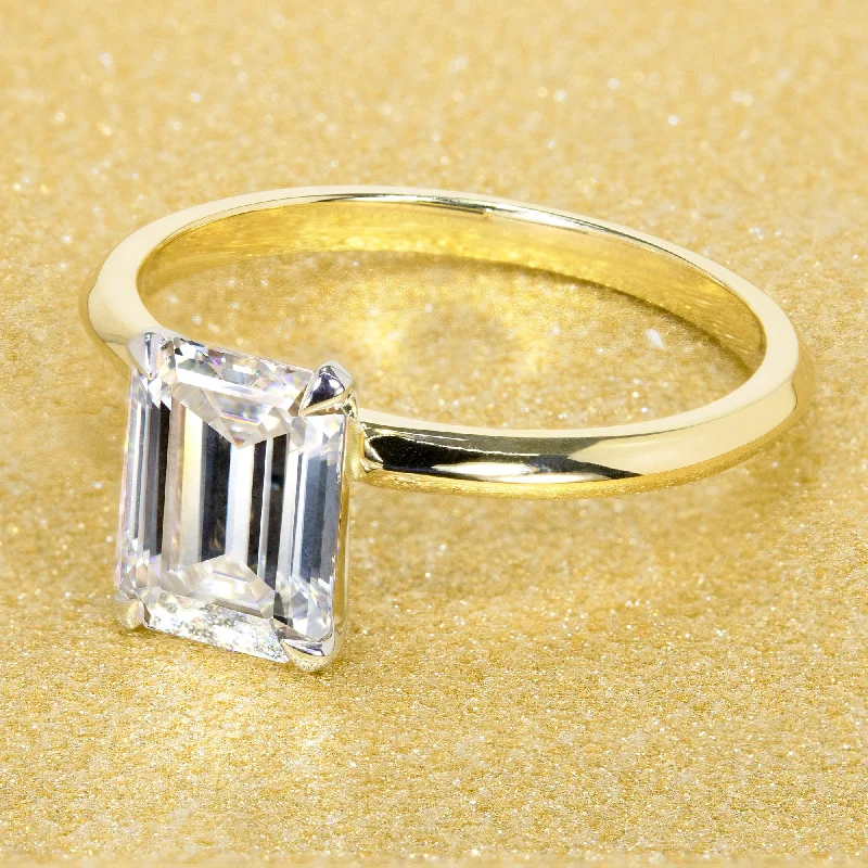 The Lexi, 1.75ct Emerald-cut Classic Knife-Edge Solitaire Ring