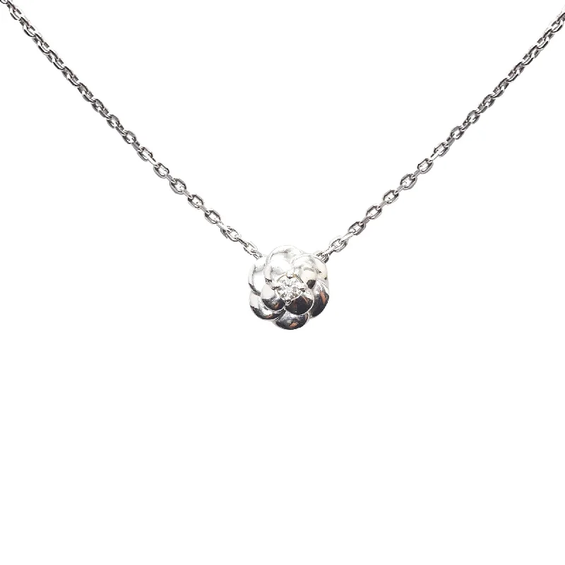 Chanel 18K White Gold Diamond Camellia Necklace Camellia Necklace (SHG-eamwS2)