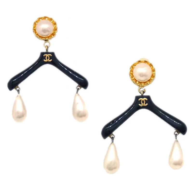 CHANEL 1988 CC Hanger Motif Teardrop Pearl Earrings