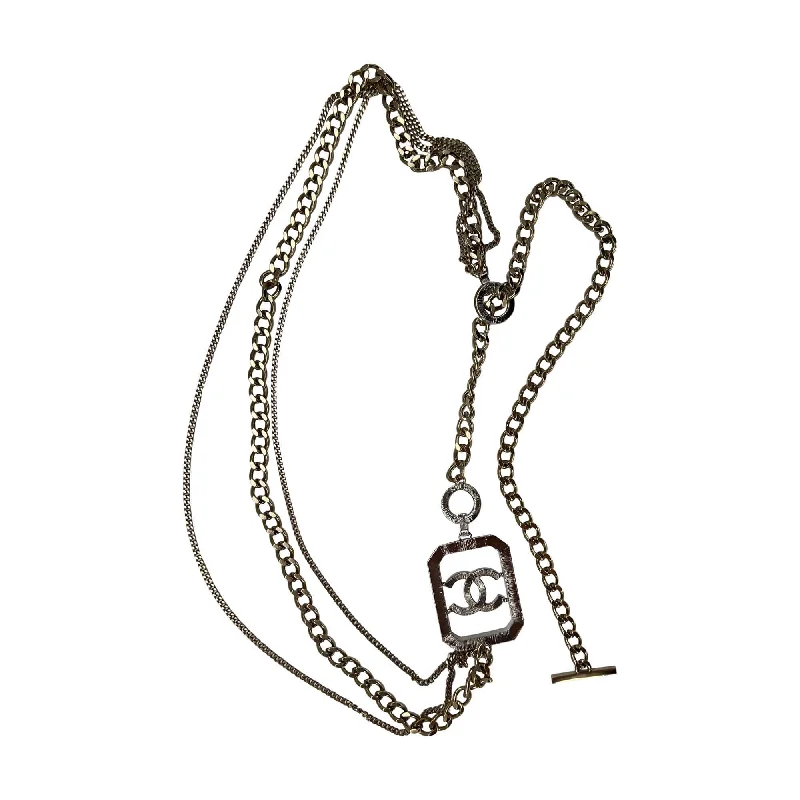 Chanel CC logo necklace triple chain