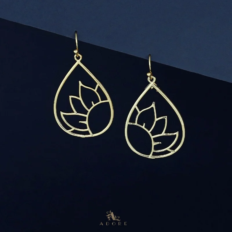 Your Dream Jewelry At Dream Prices Amoura Golden Flower Drop