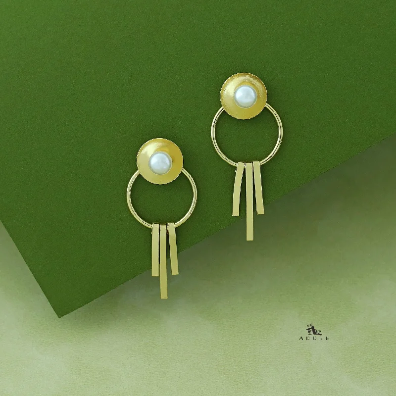 Must-Have Jewelry Pieces At Reduced Prices Anahi Golden Circle Pearl Earring