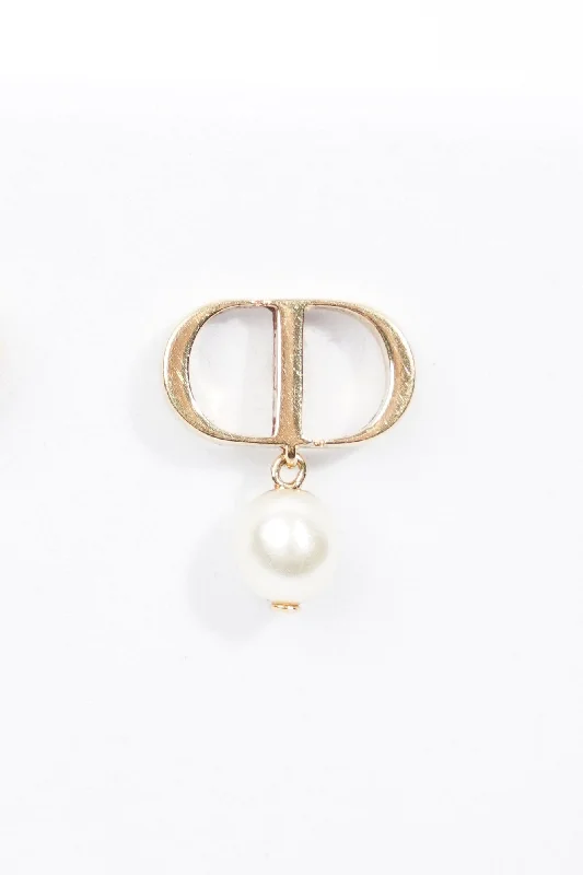 Trending Jewelry Styles Now At Limited-Time Discounts Christian Dior Petit CD Earrings Gold / Pearl Base Metal