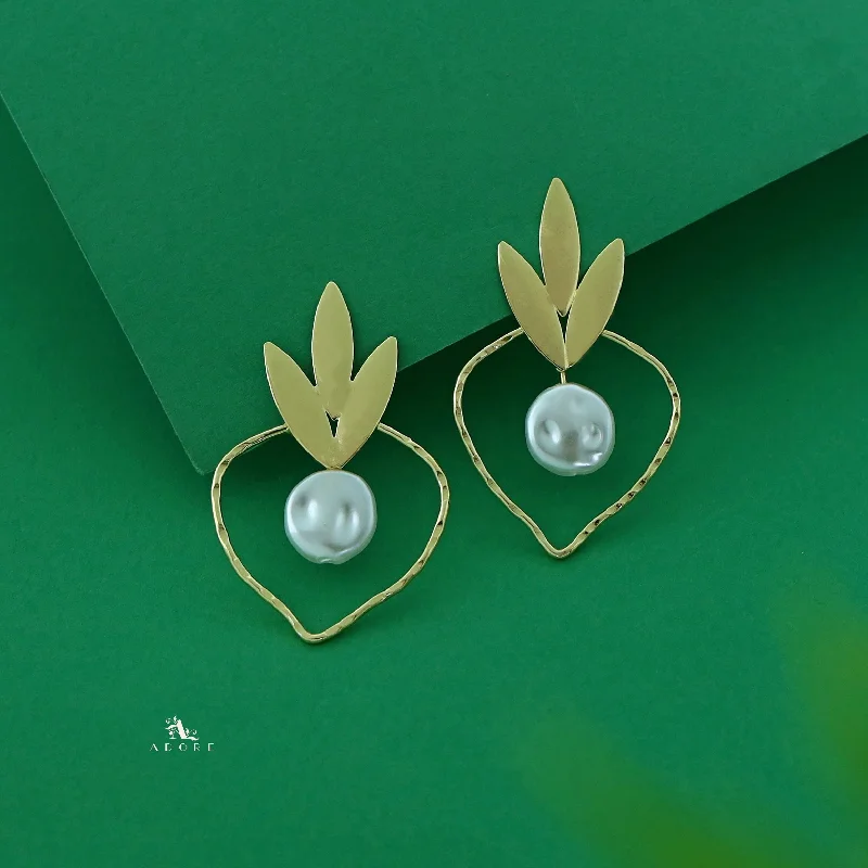 Shop Modern Jewelry Collections With Exclusive Discounts Delores Golden Strawberry Baroque Earring