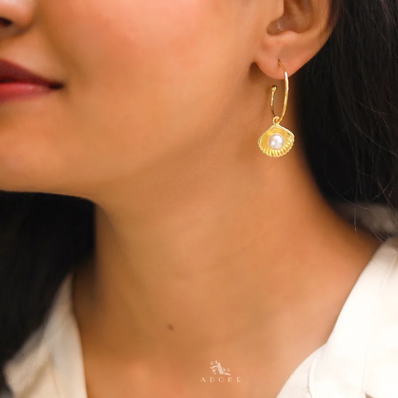 Affordable Luxury Jewelry – Style At A Great Price Golden Oyster Hoop