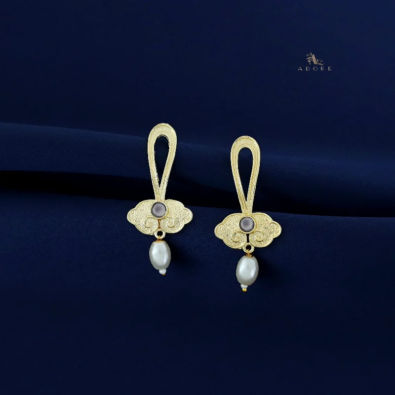 Exclusive Jewelry Markdowns – Limited-Time Offer Shanaya Golden Pearl Earring