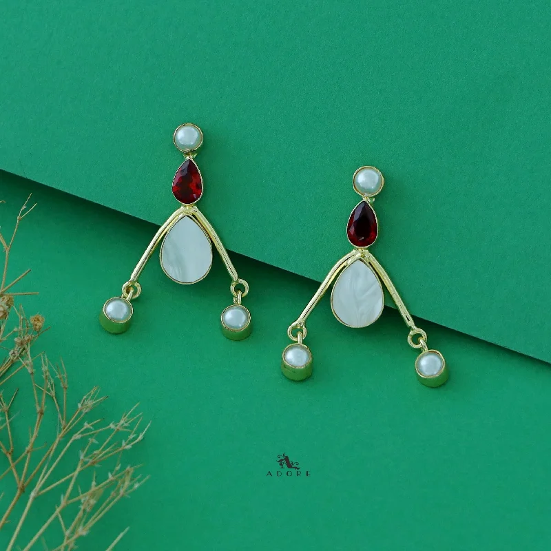 Buy More, Save More On Stunning Jewelry Pieces Yardley Golden Pearl + Glossy Stone + MOP Earring