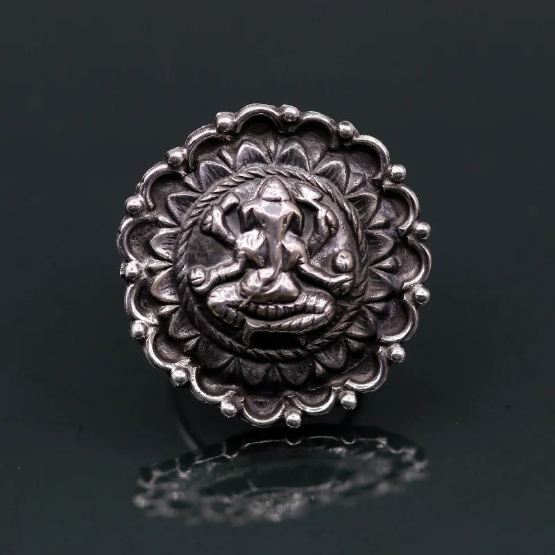Seasonal Jewelry Sale – Upgrade Your Collection 925 Sterling silver handmade adjustable ring band with fabulous lord Ganesha design unisex temple jewlery india sr237