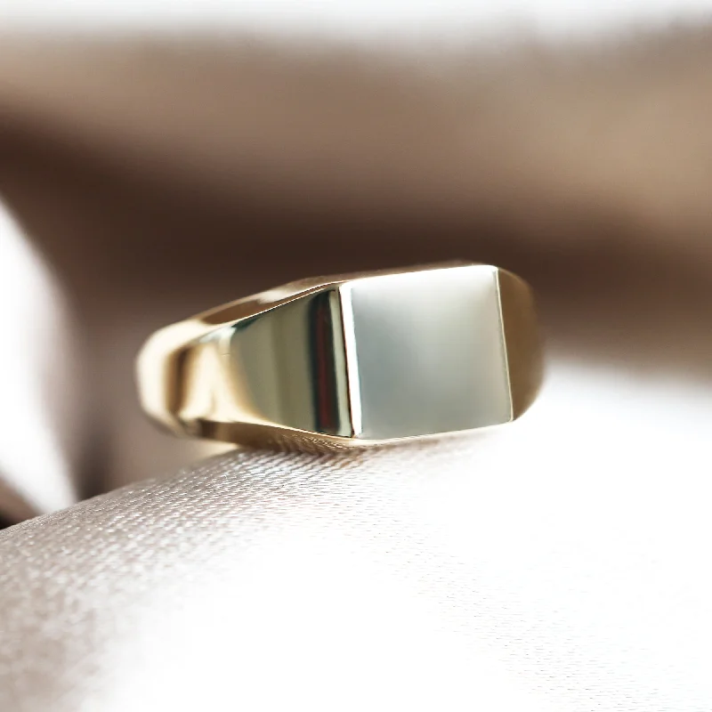 Luxury Jewelry At Unbeatable Discounts Gold bold signet ring