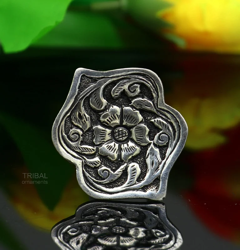 Jewelry Flash Sale – Stylish Designs At Unbeatable Rates Elegant Vintage design wedding style 925 sterling silver chitai work adjustable ring band, best brides gifting tribal ethnic jewelry sr306 Jewelry Flash Sale – Stylish Designs At Unbeatable Rates Elegant Vintage design wedding style 925 sterling silver chitai work adjustable ring band, best brides gifting tribal ethnic jewelry sr306