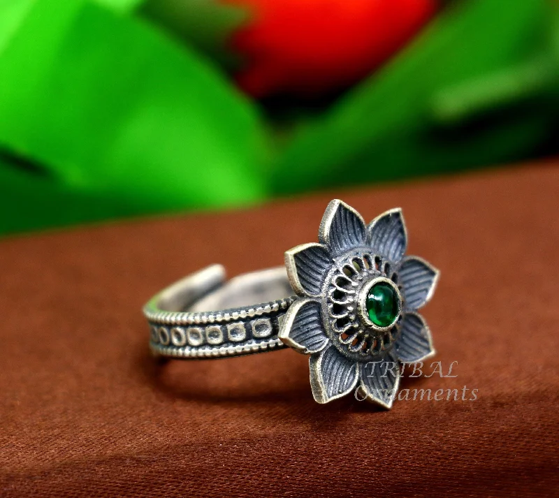 Last Chance To Shop High-End Jewelry At Markdown Prices floral design 925 sterling solid silver fabulous craftsmanship vintage design tribal adjustable ring band for women Rajasthan India SR334