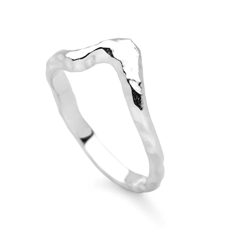 Exclusive Jewelry Markdowns – Limited-Time Offer Hammered Wave Ring