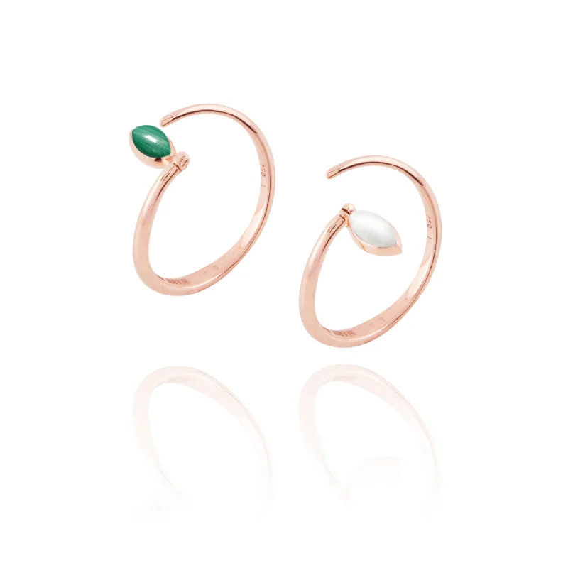 Trending Jewelry Styles Now At Limited-Time Discounts Swinging Spiral 18K Rosegold Ring w. Malachite & Pearl Trending Jewelry Styles Now At Limited-Time Discounts Swinging Spiral 18K Rosegold Ring w. Malachite & Pearl