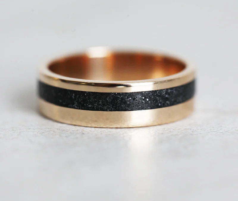 Jean Crushed Black Spinel Wedding Band