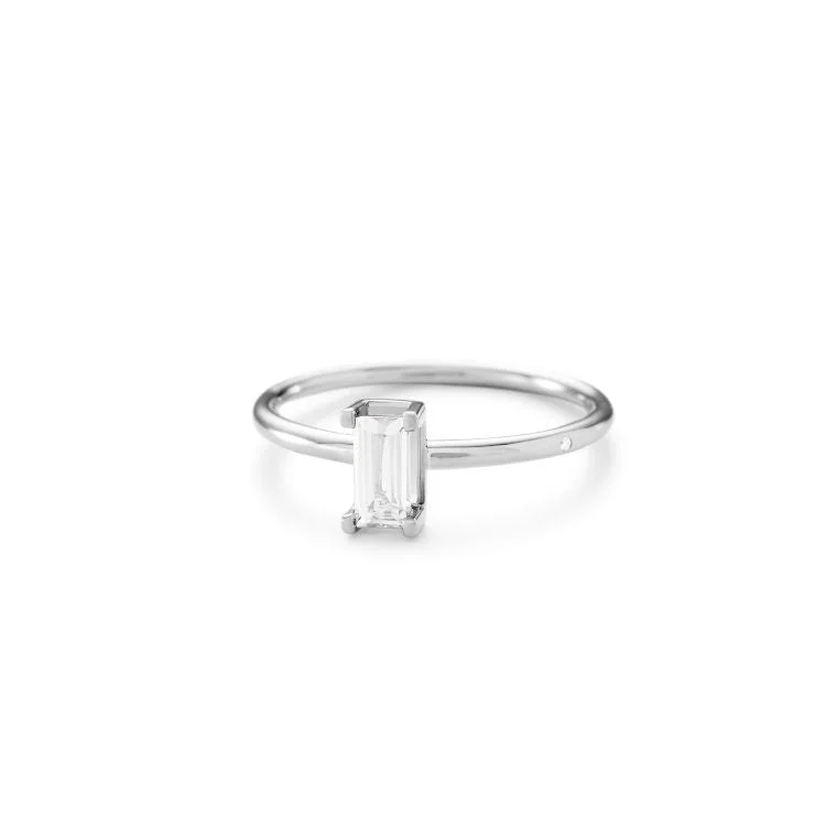 Bestselling Jewelry At Special Promotional Rates Nord Turned 18K Whitegold Ring w. White Topaz Bestselling Jewelry At Special Promotional Rates Nord Turned 18K Whitegold Ring w. White Topaz