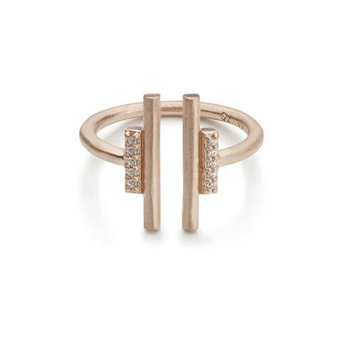 Stunning Jewelry At A Fraction Of The Price Lenox Gold Plated Ring w. Zirconias