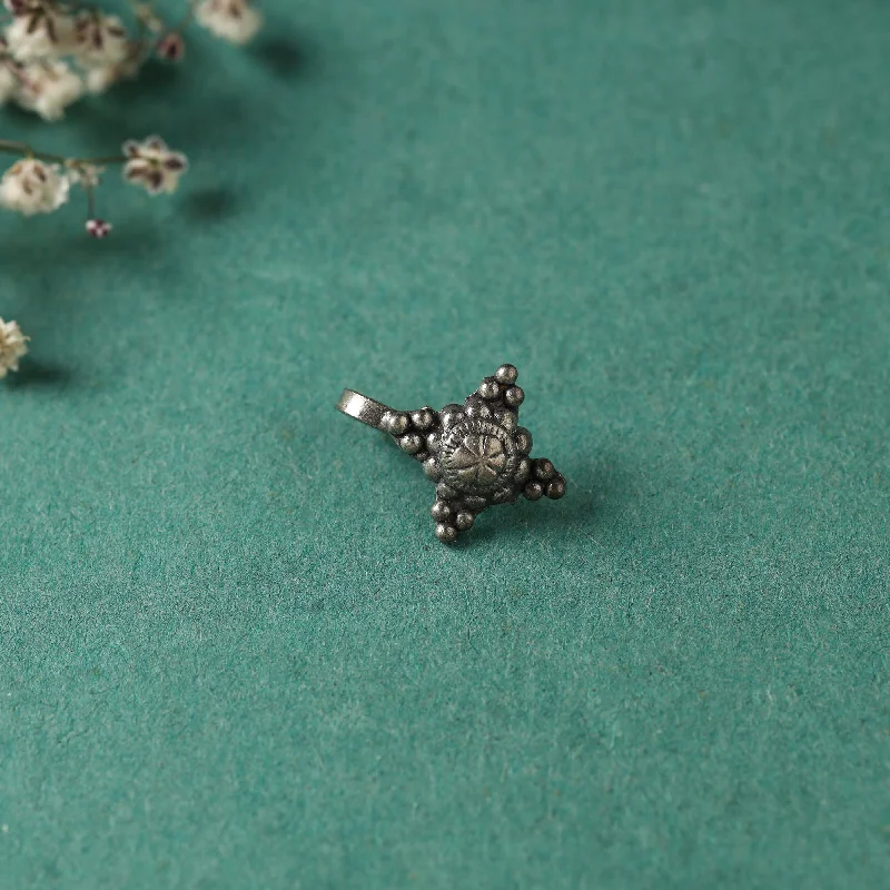 Grab Exquisite Jewelry At The Lowest Prices Antique Padma Sterling Silver Nosepin