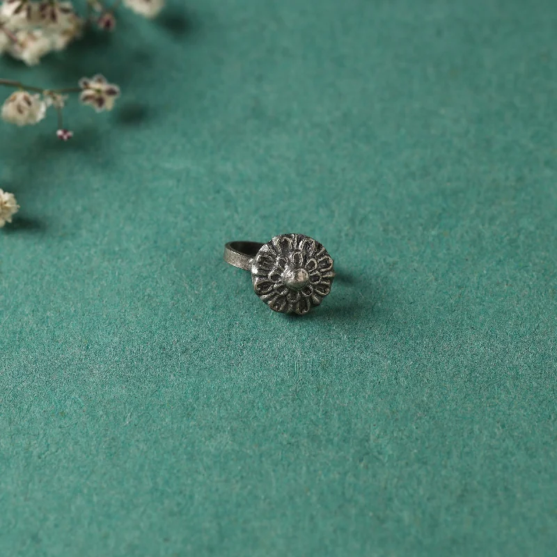 Affordable Glamour – Premium Jewelry For Less Antique Padma Sterling Silver Nosepin Affordable Glamour – Premium Jewelry For Less Antique Padma Sterling Silver Nosepin