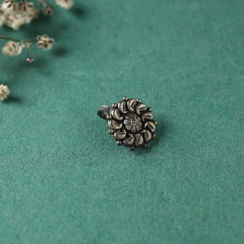 Unlock Unbeatable Jewelry Deals Before They’Re Gone Antique Padma Sterling Silver Nosepin Unlock Unbeatable Jewelry Deals Before They’Re Gone Antique Padma Sterling Silver Nosepin
