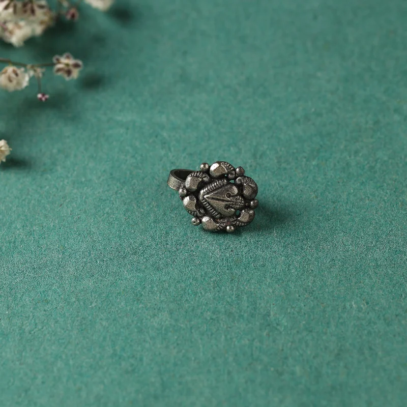 Shop Modern Jewelry Collections With Exclusive Discounts Antique Padma Sterling Silver Nosepin Shop Modern Jewelry Collections With Exclusive Discounts Antique Padma Sterling Silver Nosepin