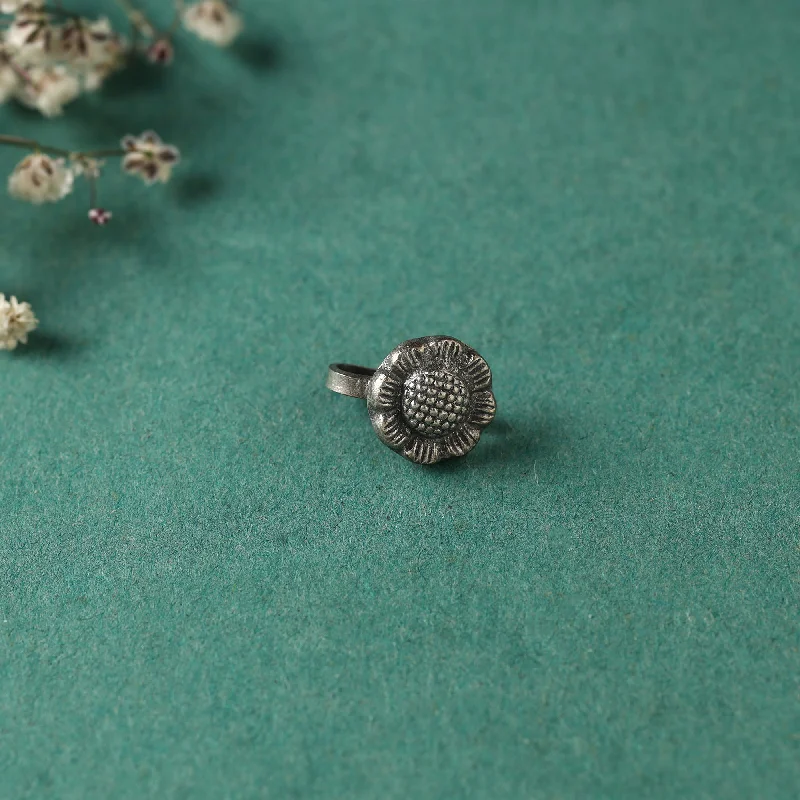 Accessorize For Less – Luxury Jewelry At Affordable Prices Antique Padma Sterling Silver Nosepin Accessorize For Less – Luxury Jewelry At Affordable Prices Antique Padma Sterling Silver Nosepin