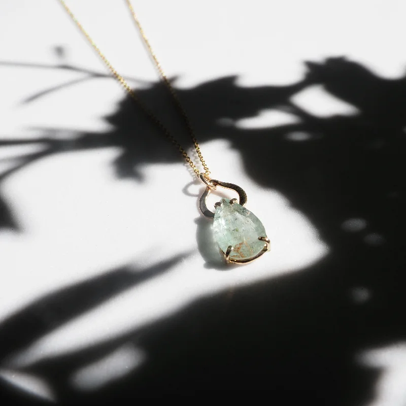 Discounted Jewelry For A Glamorous Look 14k Aquamarine Petal Necklace