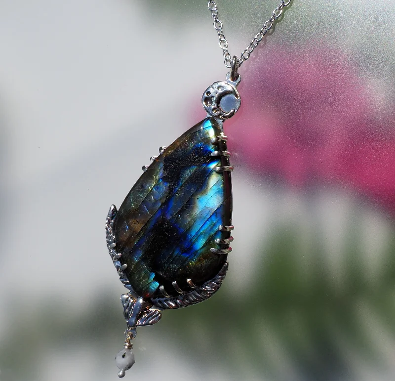 Elegant Jewelry, Affordable Luxury – Shop Now Deep Dive Necklace