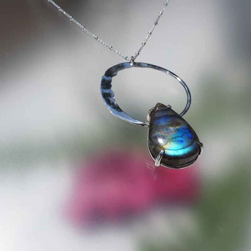 Save On Luxury Jewelry Pieces – Limited-Time Offers Lunar Labrador Necklace