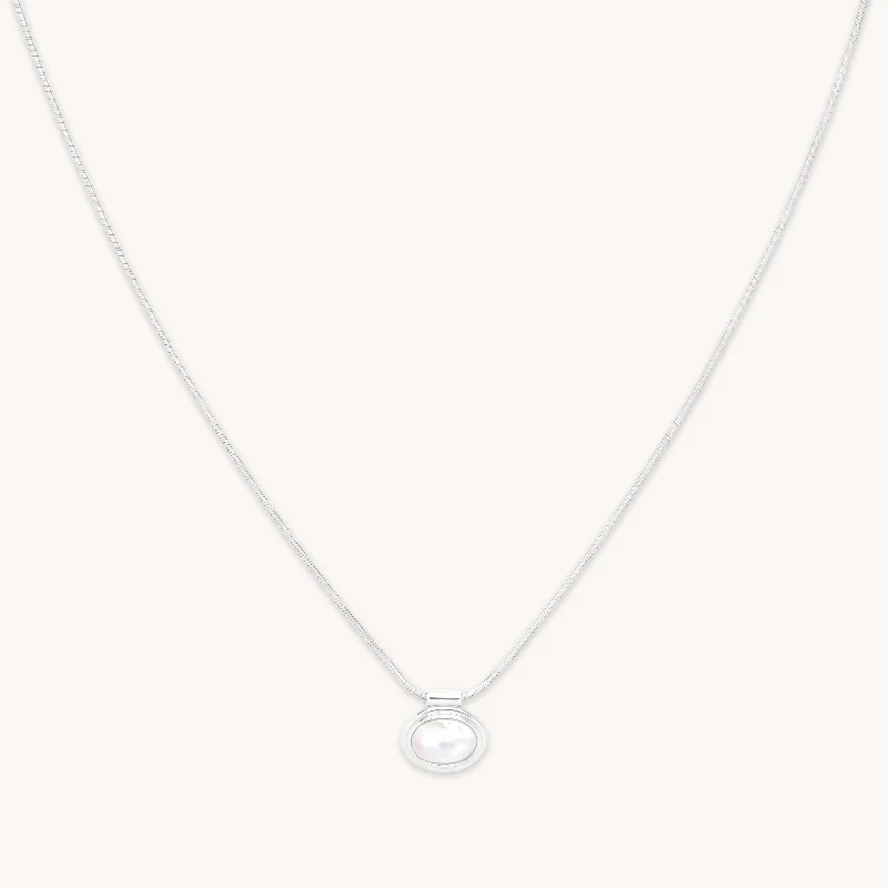 Sparkle In Style With Our Best Jewelry Deals Mother of Pearl Pendant Necklace in Silver