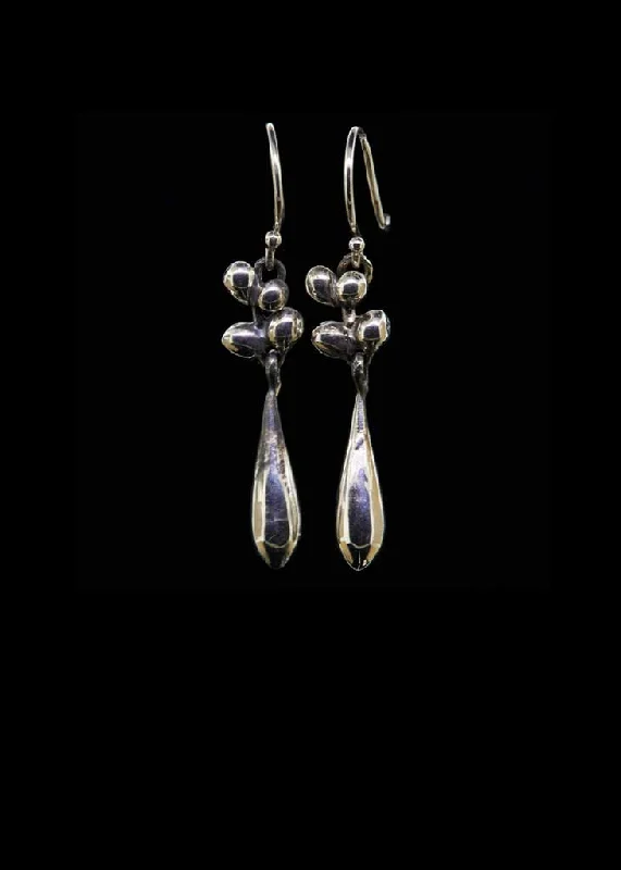 Unmissable Discounts On Timeless Jewelry Pieces Molten Cluster Long Drop Earrings